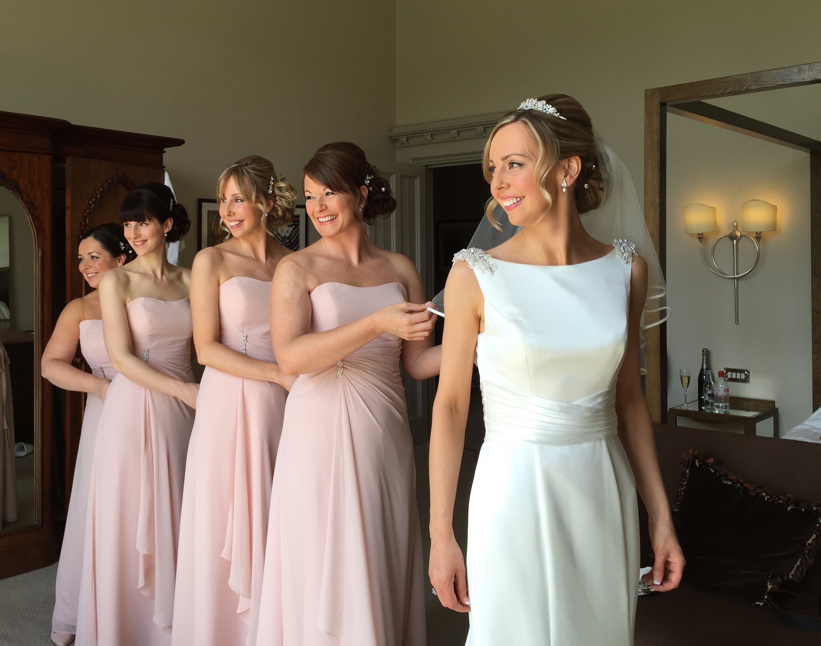 Airbrush makeup for bridesmaids in playa del carmen Airbrush makeup for bridesmaids in playa del carmen